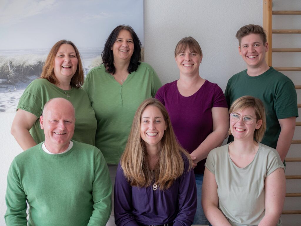 Das Bild zeigt das Team der Physiotherapie Beyer in Rheinbach bei Bonn und Meckenheim