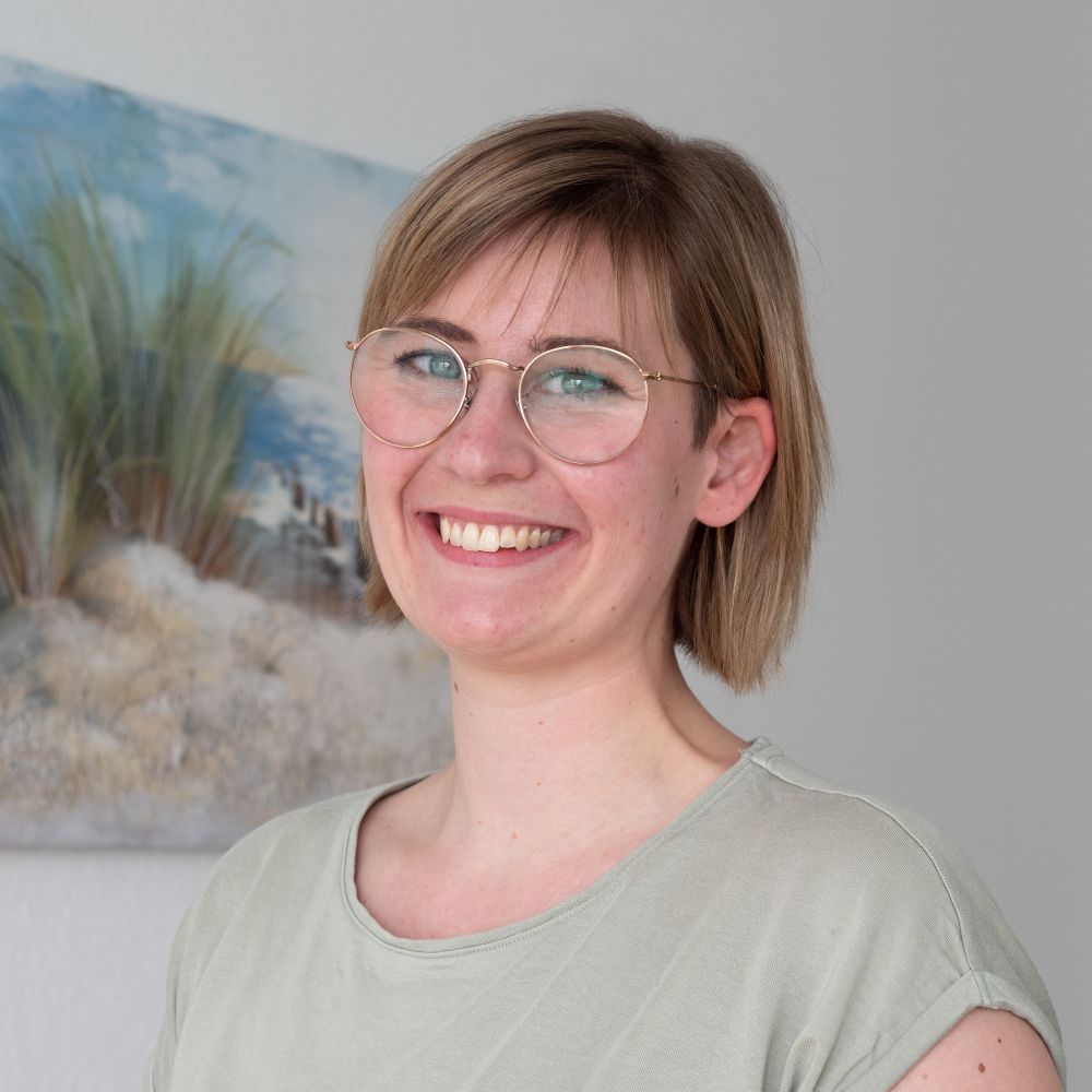 Das Bild zeigt Ines Minwegen, Physiotherapeutin bei der Physiotherapie Beyer in Rheinbach